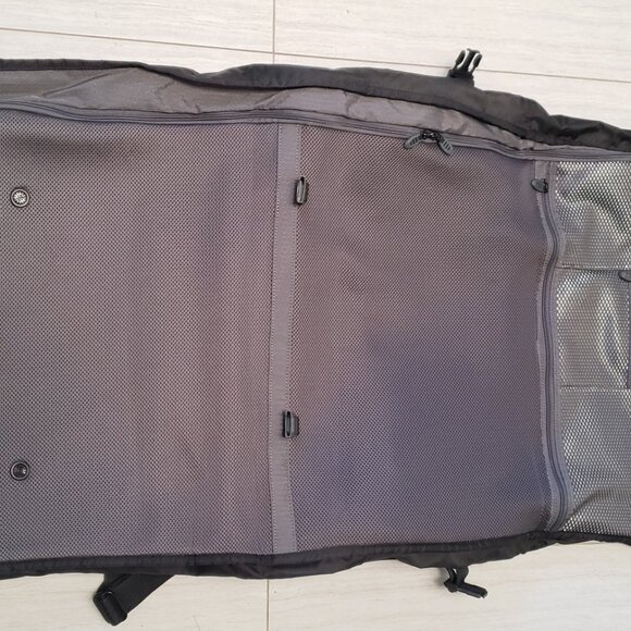 TUMI Garment Bag Tri-Fold Carry-On - Picture 4 of 8